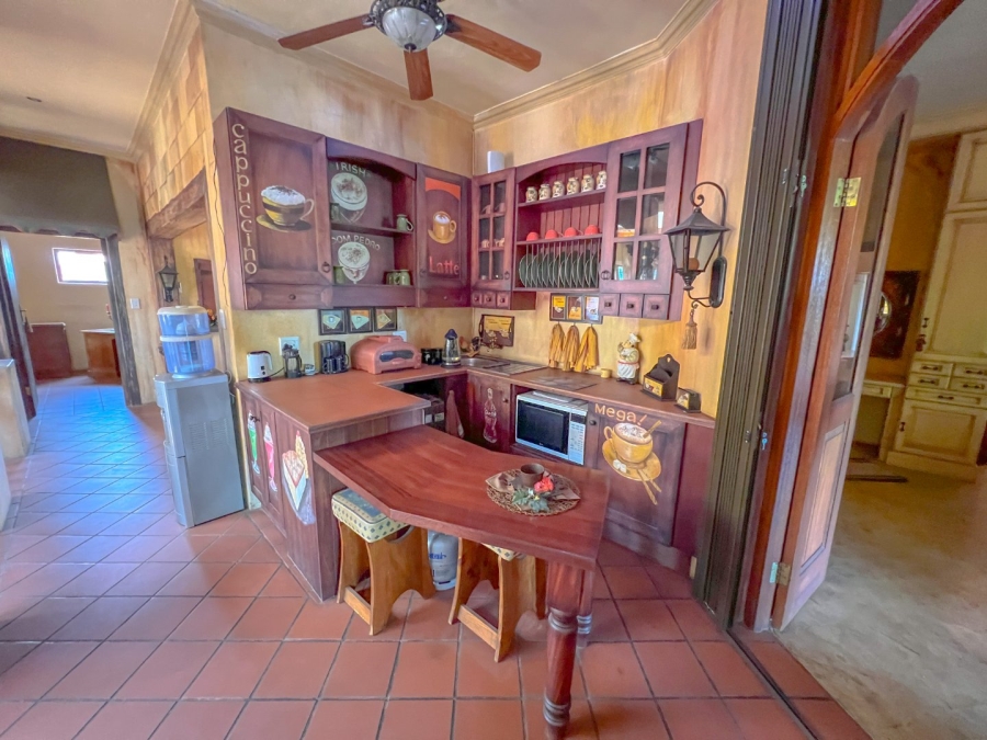 5 Bedroom Property for Sale in Maraldi Estate Free State